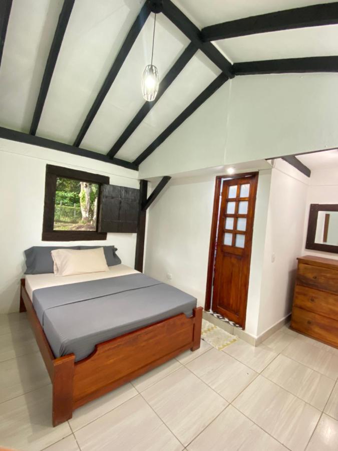 Hostal Portal Del Sol Capurgana Exterior photo
