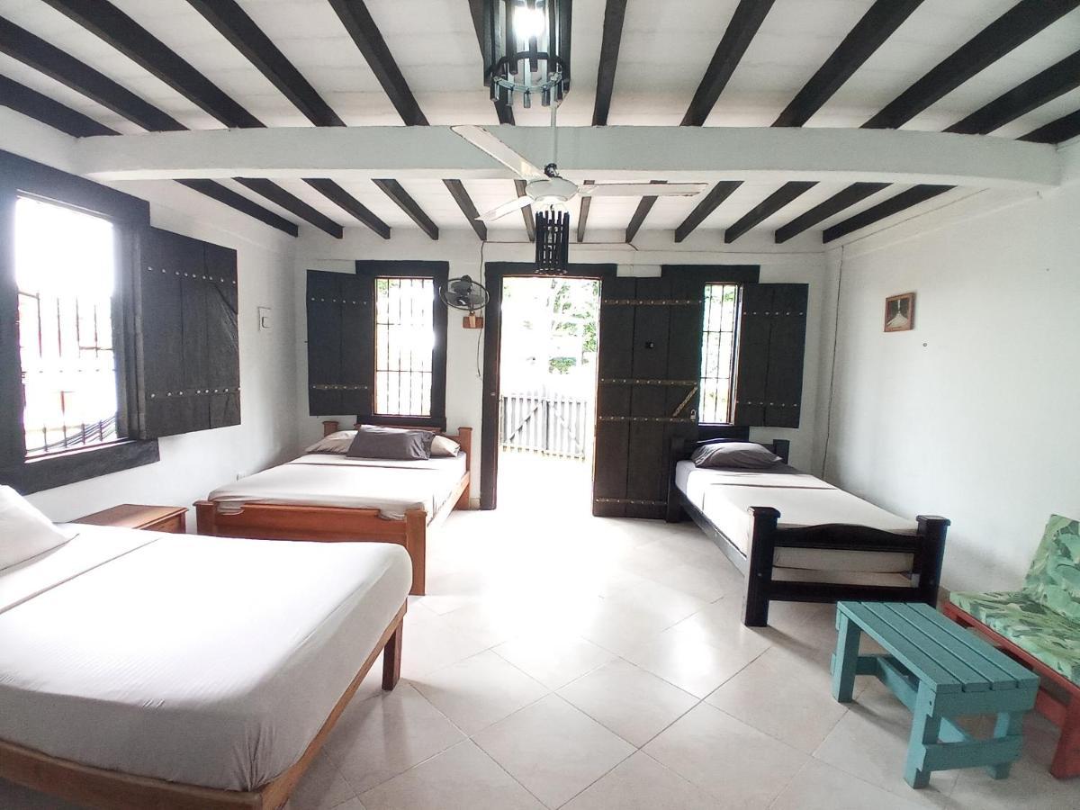 Hostal Portal Del Sol Capurgana Exterior photo